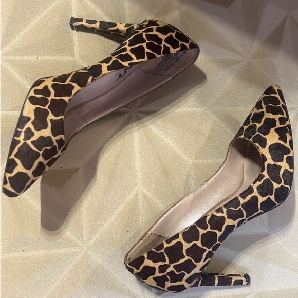 DKNY brown giraffe Animal Print Heels size 6.5 - Picture 6 of 6
